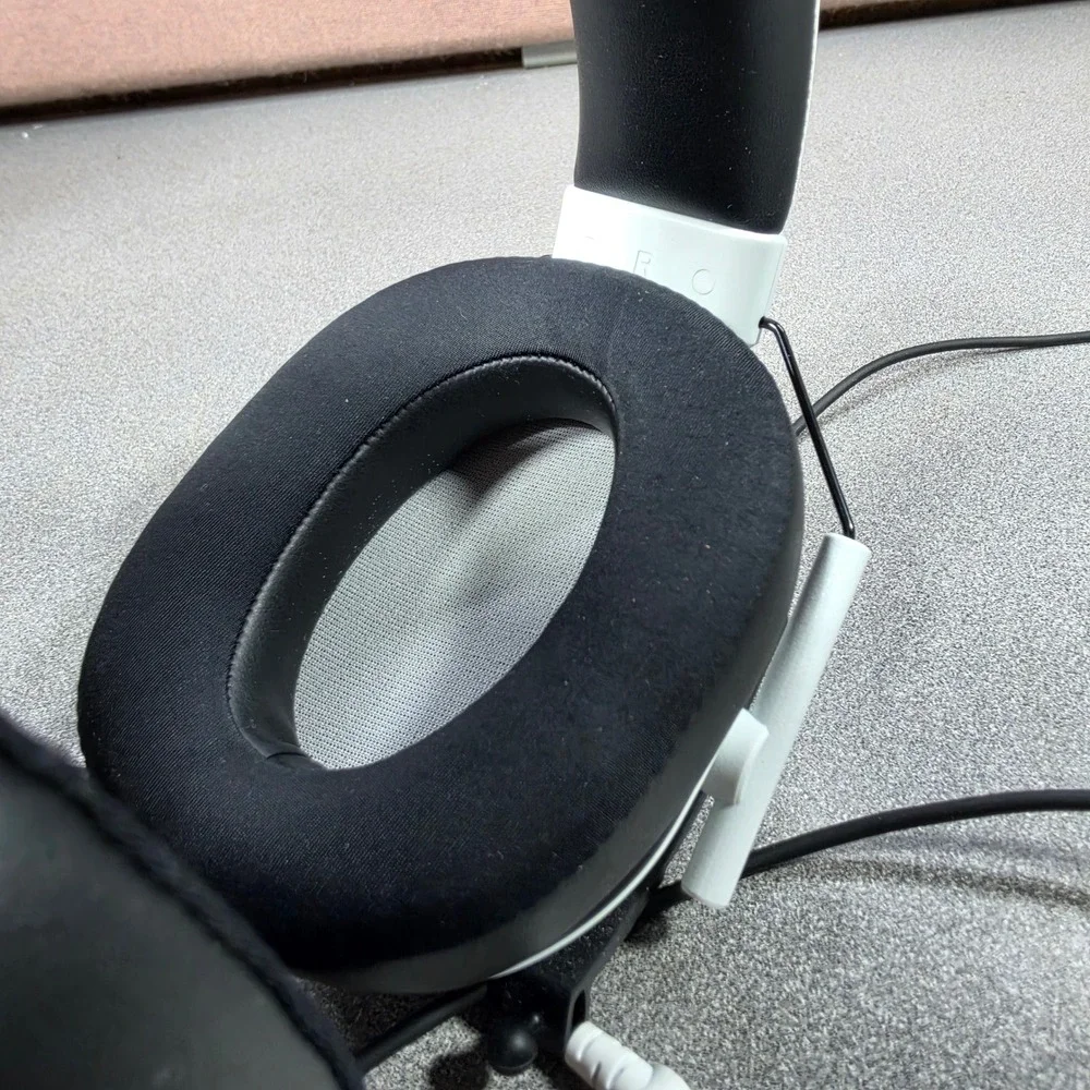 Razer BlackShark V2 X Headset White Excellent Wired 7.1 Surround Sound